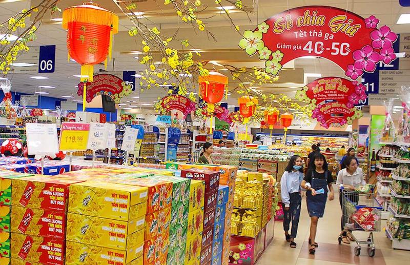 Tháng 2 trùng với Tết Nguyên đán, nhu cầu tiêu dùng, mua sắm của người dân tăng cao. 
