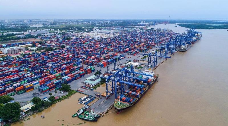 5,000 containers stranded at ports in HCMC
