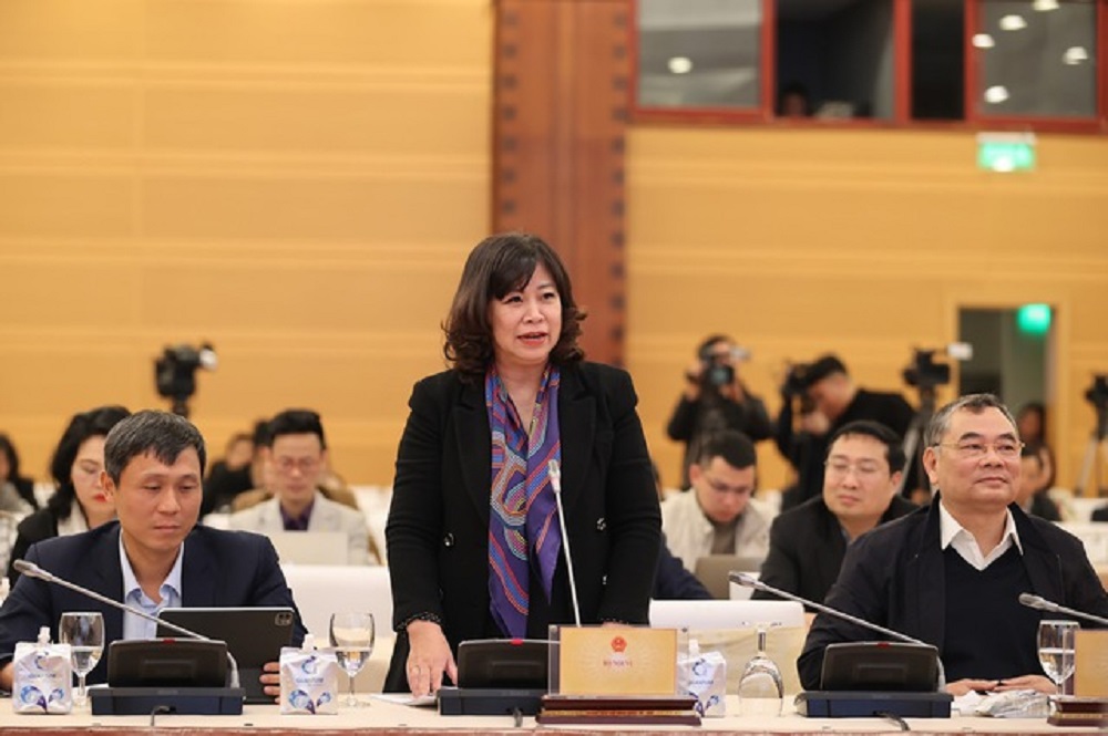 B&agrave; Nguyễn B&iacute;ch Thu, Quyền Vụ trưởng Vụ Tiền lương (Bộ Nội vụ) cung cấp th&ocirc;ng tin về tiến độ x&acirc;y dựng c&aacute;c văn bản hướng dẫn triển khai ch&iacute;nh s&aacute;ch tiền lương mới.