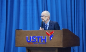 GS Jean-Marc Lavest, Hiệu trưởng chính Trường Đại học Khoa học và Công nghệ Hà Nội (USTH),