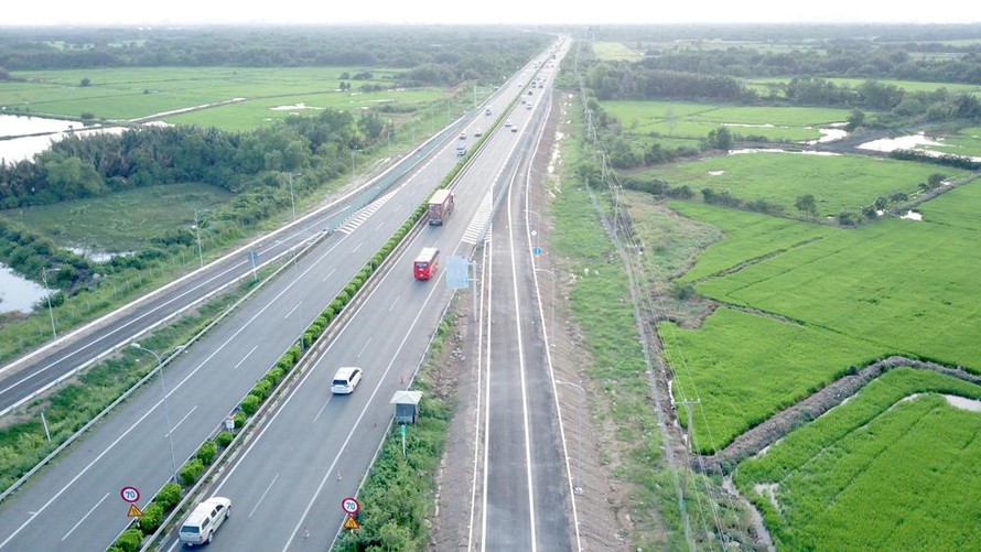 Do quy định từ Luật Ngân sách nhà nước nên thời gian qua, các tỉnh không được đầu tư, nâng cấp đường quốc lộ, cao tốc.