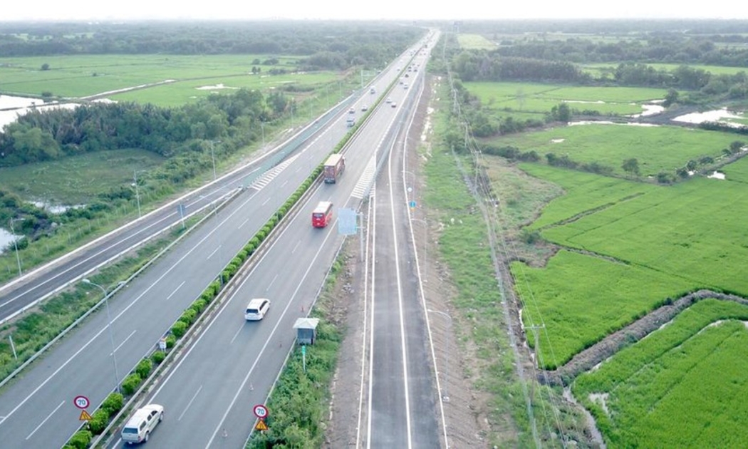 Do quy định từ Luật Ngân sách nhà nước nên thời gian qua, các tỉnh không được đầu tư, nâng cấp đường quốc lộ, cao tốc.