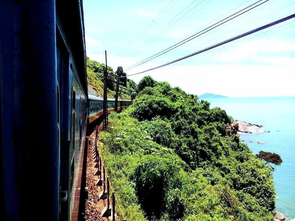 Dịch vụ&nbsp;t&agrave;u lửa du lịch Huế - Đ&agrave; Nẵng dự kiến đi v&agrave;o hoạt động từ cuối th&aacute;ng 3 n&agrave;y.