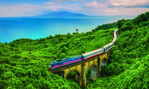 Việt Nam: Cung đường tuyệt đẹp cho du lịch đường sắt