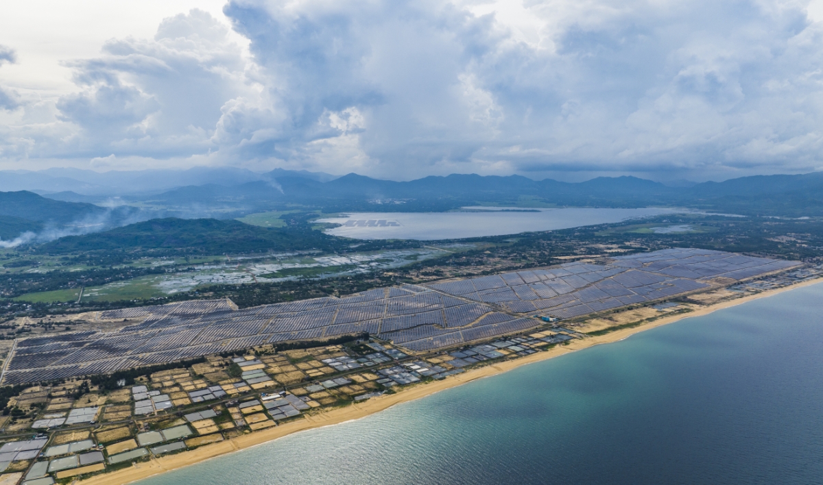 Nh&agrave; m&aacute;y điện mặt trời Ph&ugrave; Mỹ. Nguồn: Zhu Zhaokai.