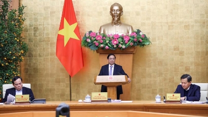 PM asks that new and traditional growth drivers be boosted