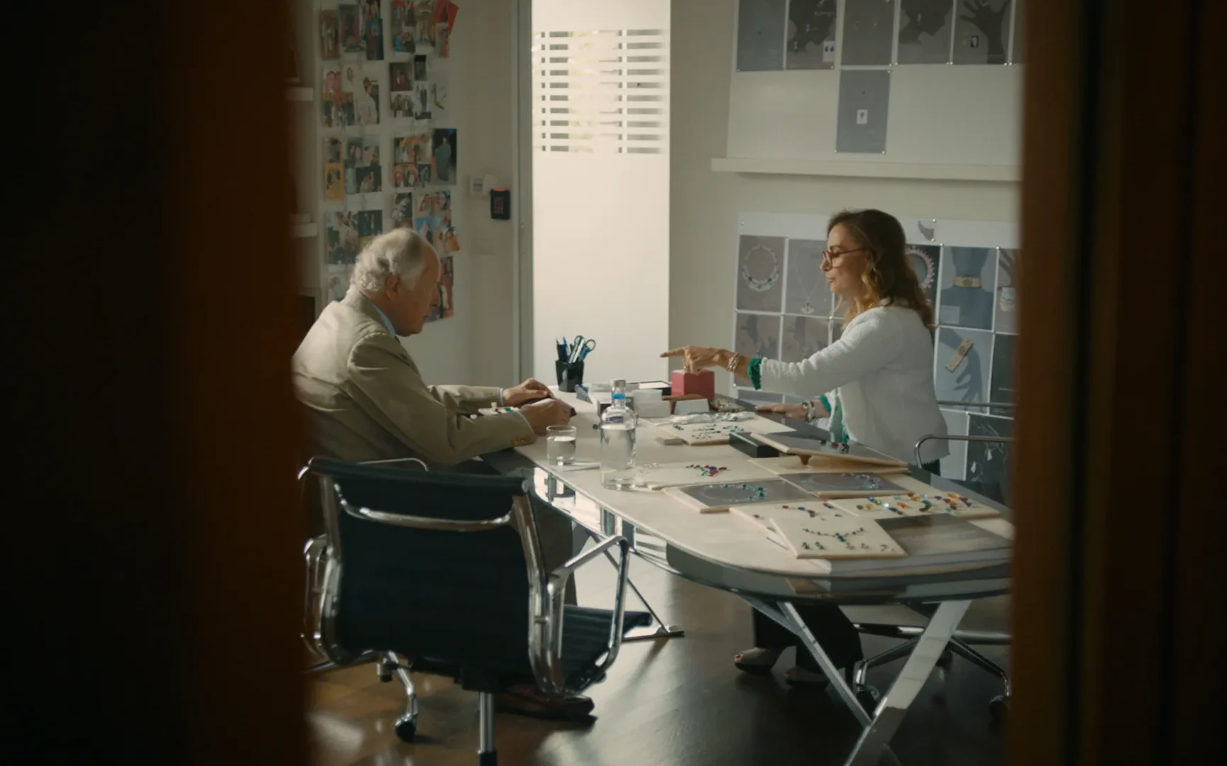 Năm 2022, g&atilde; khổng lồ xa xỉ đ&atilde; từng thử nghiệm với bộ phim t&agrave;i liệu &ldquo;Inside the Dream&rdquo; của Bulgari, mang đến c&aacute;i nh&igrave;n hậu trường về ng&agrave;nh trang sức cao cấp.