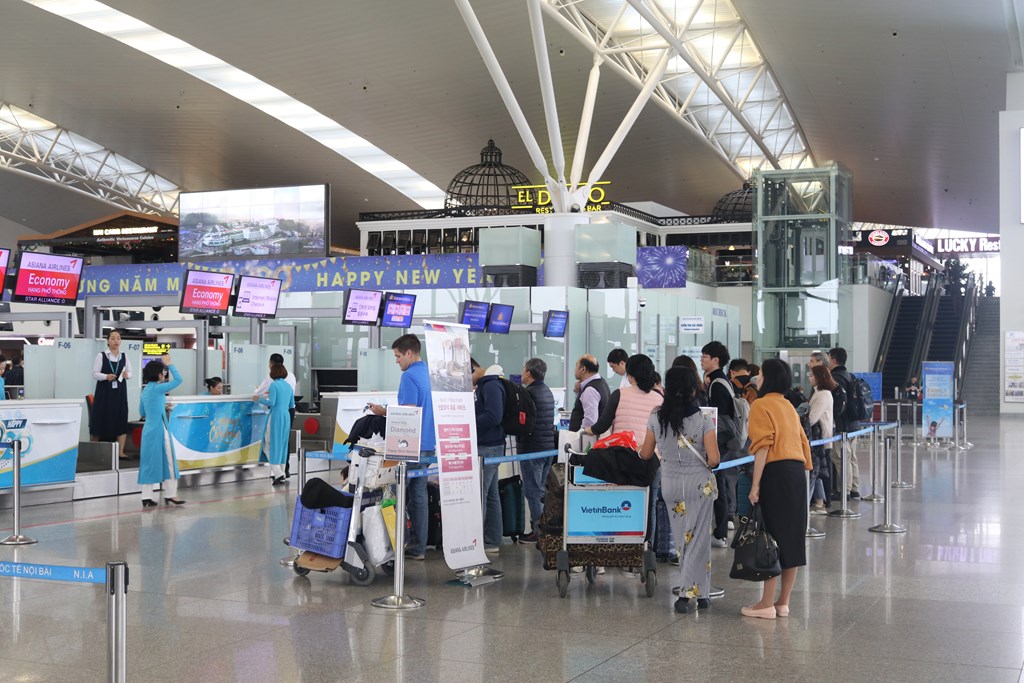 Hai tháng đầu năm, sản lượng khách quốc tế qua các cảng hàng không do ACV quản lý tăng 44%, do đó, doanh thu, lợi nhuận của ACV đều tăng và vượt kế hoạch.