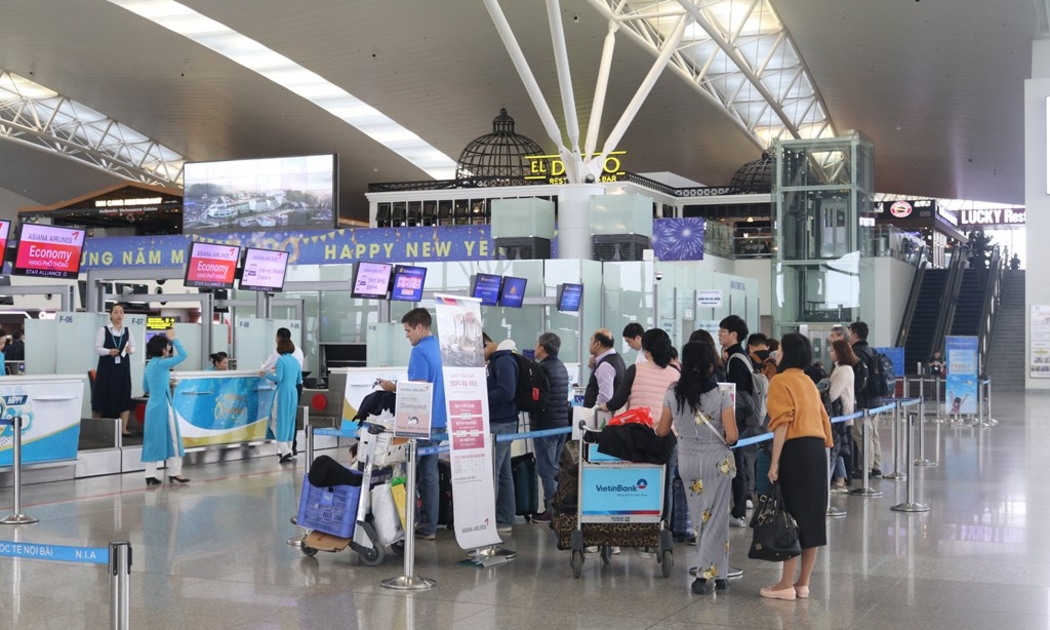 Hai tháng đầu năm, sản lượng khách quốc tế qua các cảng hàng không do ACV quản lý tăng 44%, do đó, doanh thu, lợi nhuận của ACV đều tăng và vượt kế hoạch.