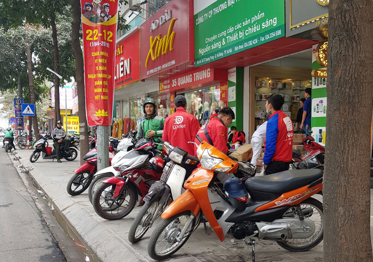 Nhờ sáng tạo trong thực hiện hóa đơn điện tử, kết nối dữ liệu, thu thuế thương mại điện tử, thu ngân sách vẫn vượt dự toán dù nhiều ngành nghề kinh doanh gặp khó.