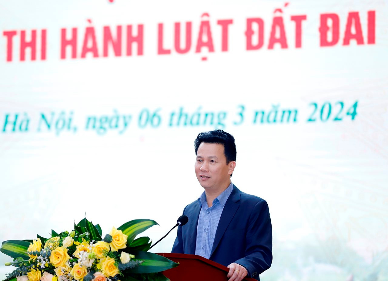 Bộ trưởng Bộ Tài nguyên và Môi trường Đặng Quốc Khánh.