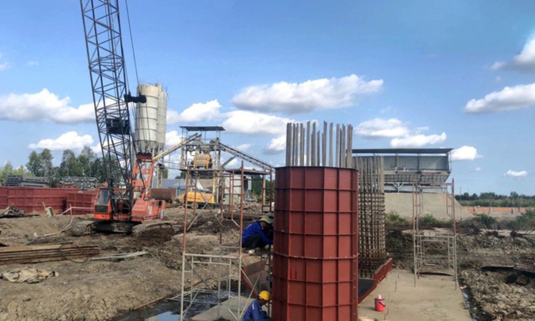 Cao tốc Cần Thơ - Cà Mau đến nay, sau một năm thi công đạt được tiến độ 22%, chậm 6,6% so với kế hoạch. Ảnh: Lê An.