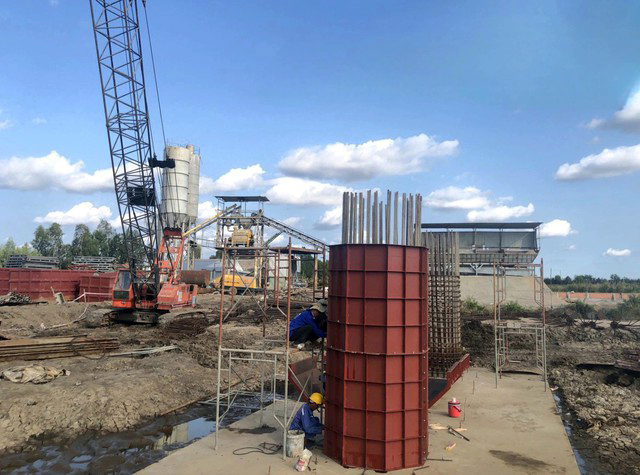 Cao tốc Cần Thơ - Cà Mau đến nay, sau một năm thi công đạt được tiến độ 22%, chậm 6,6% so với kế hoạch. Ảnh: Lê An.