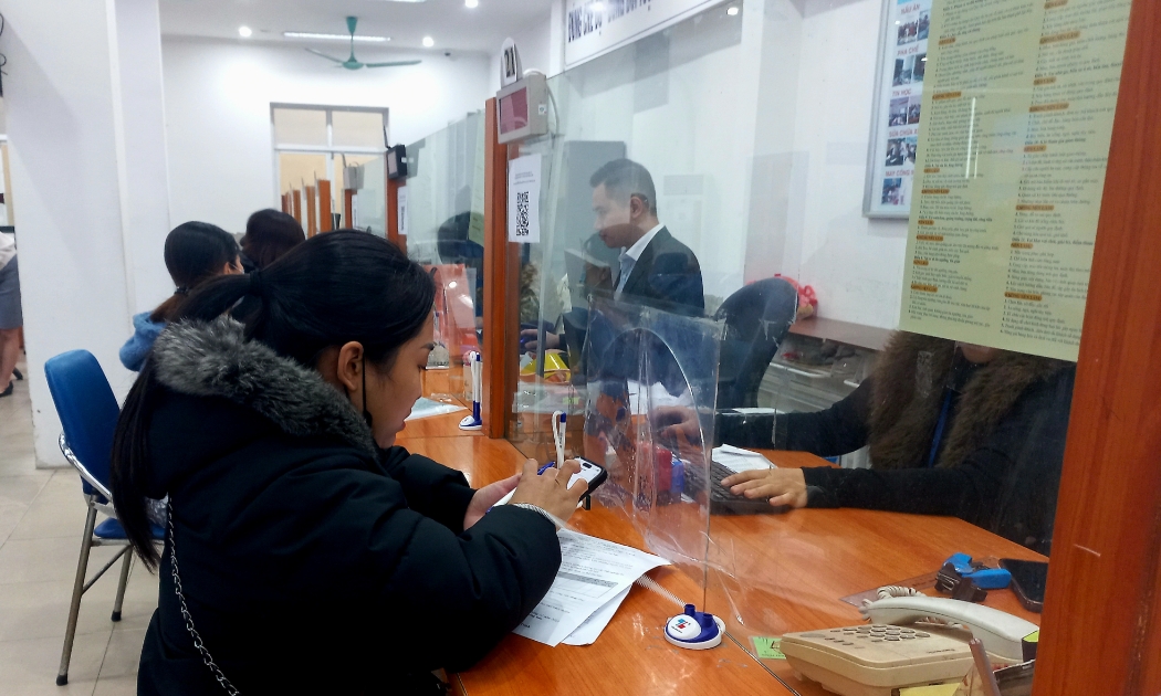 Mức hưởng trợ cấp thất nghiệp sẽ khác nhau giữa khu vực nhà nước và doanh nghiệp. Ảnh minh họa: Nhật Dương.