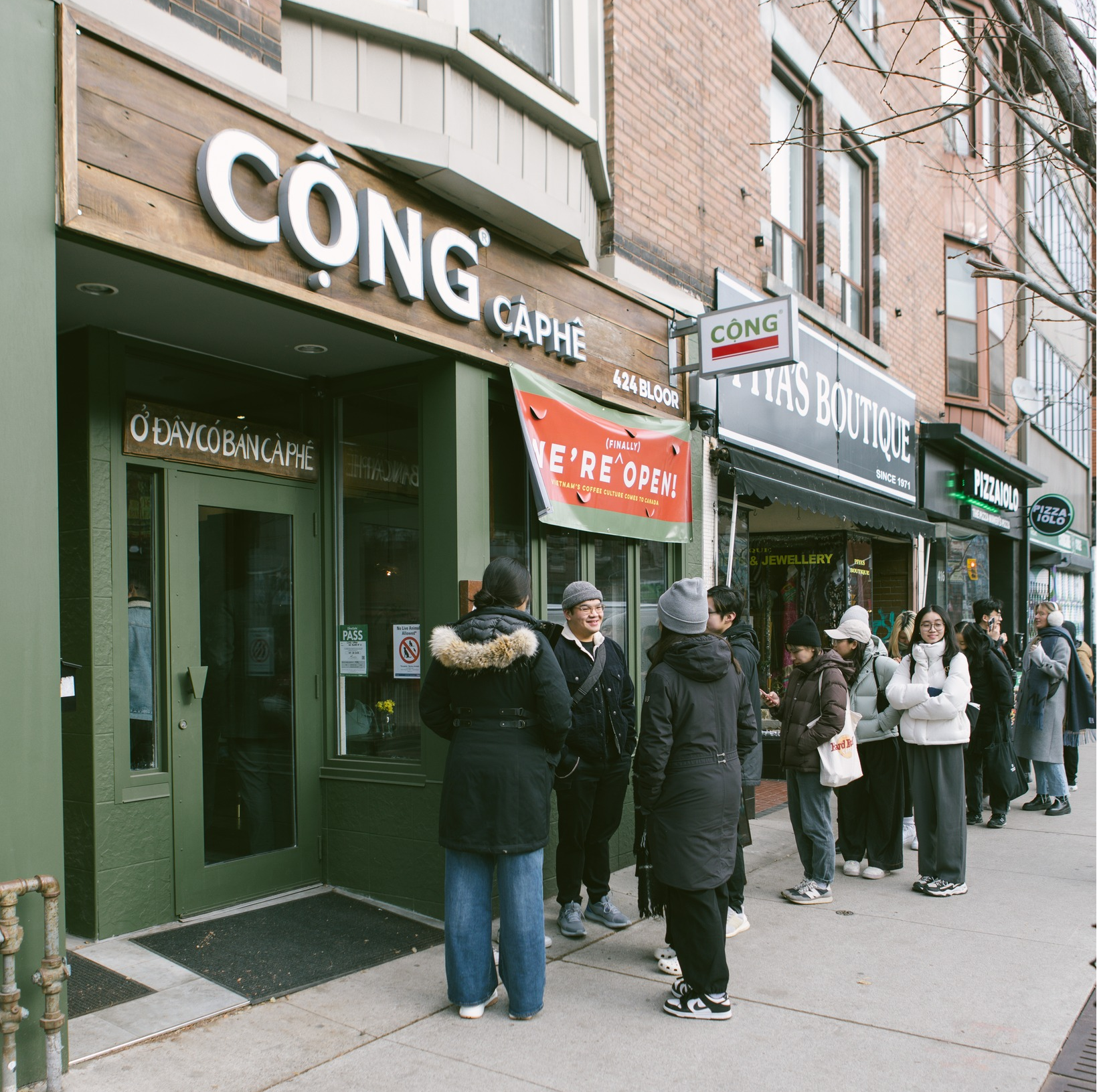 Năm 2023, Cộng Cà phê đã khai trương cửa hàng đầu tiên tại Toronto (Canada).