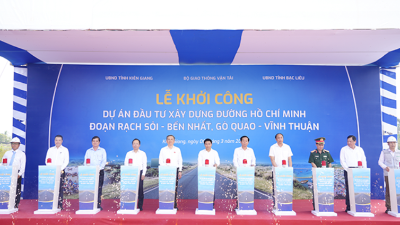 Construction of new Ho Chi Minh Highway sections gets underway