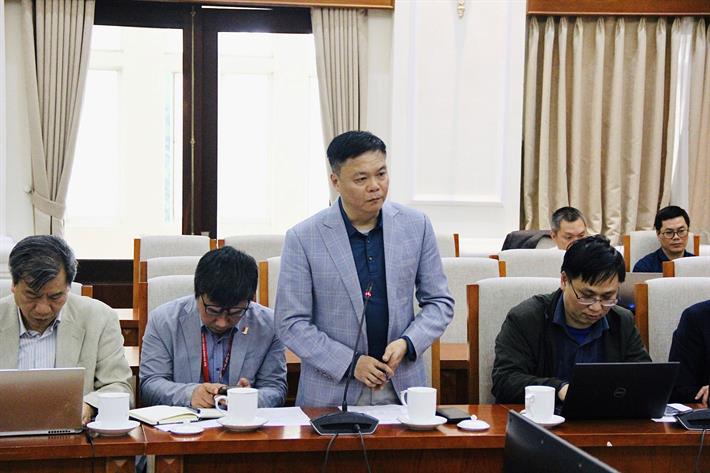 PGS.TS Nguyễn Phong Điền, Ph&oacute; Gi&aacute;m đốc Đại học B&aacute;ch khoa H&agrave; Nội trao đổi tại cuộc họp. Ảnh: MOET.
