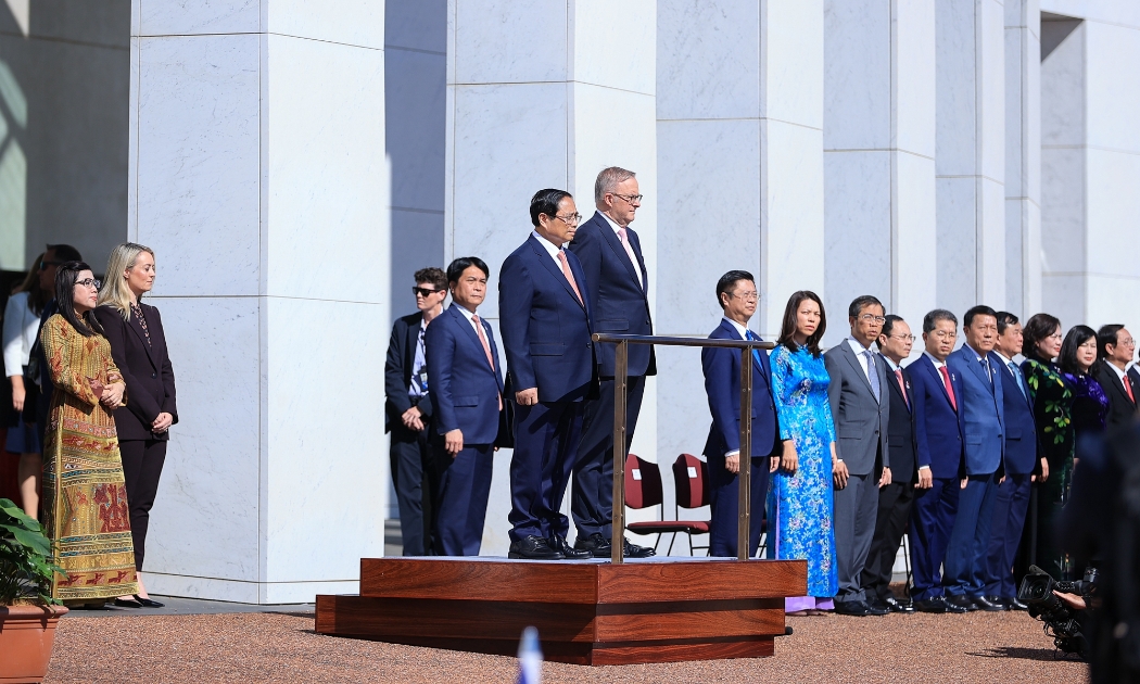 Lễ đón Thủ tướng Phạm Minh Chính thăm chính thức Australia theo nghi thức trọng thể nhất, được tổ chức tại Tòa nhà Quốc hội nằm trên đồi Capital ở Thủ đô Canberra của Australia - Ảnh: VGP