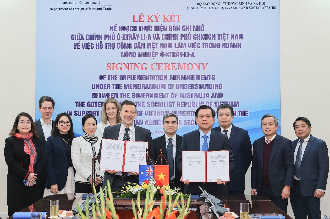 Việt Nam và Australia ký Bản Ghi nhớ hợp tác hỗ trợ công dân Việt Nam sang Australia làm việc trong ngành nông nghiệp. Ảnh: Tống Giáp.