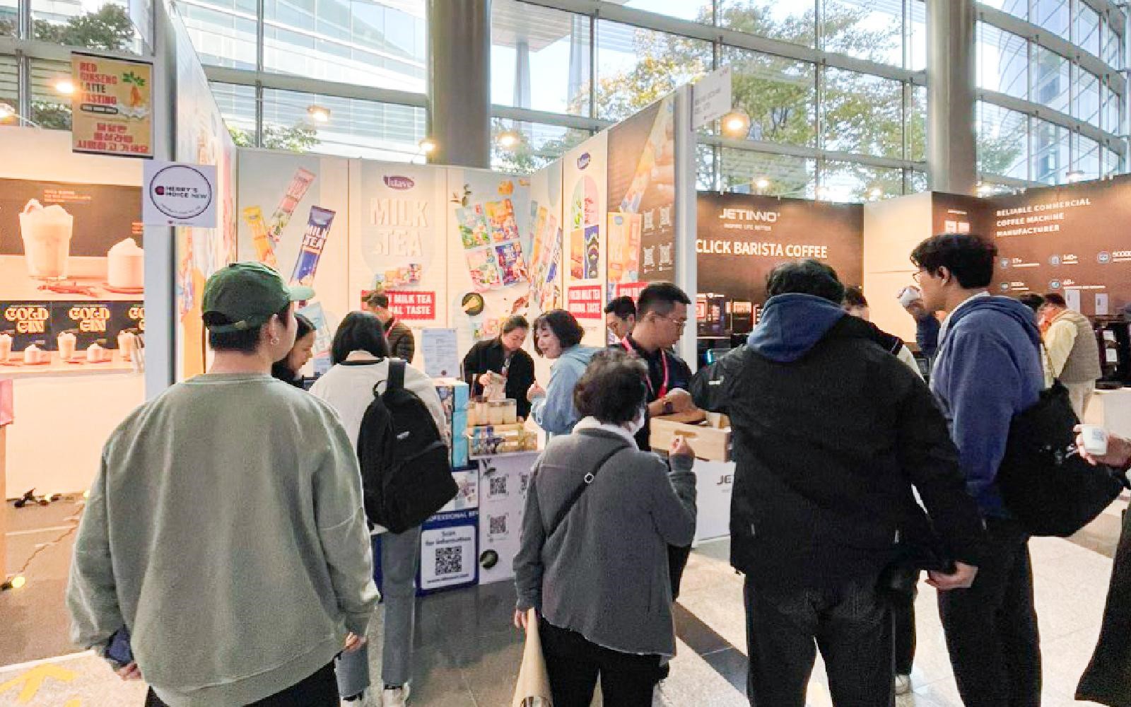 Thương hiệu dần khẳng định vị thế bởi c&aacute;c giải thưởng quốc tế, tạo n&ecirc;n sự an t&acirc;m cho kh&aacute;ch h&agrave;ng H&agrave;n Quốc trong qu&aacute; tr&igrave;nh trải nghiệm tại Seoul Cafe Show.