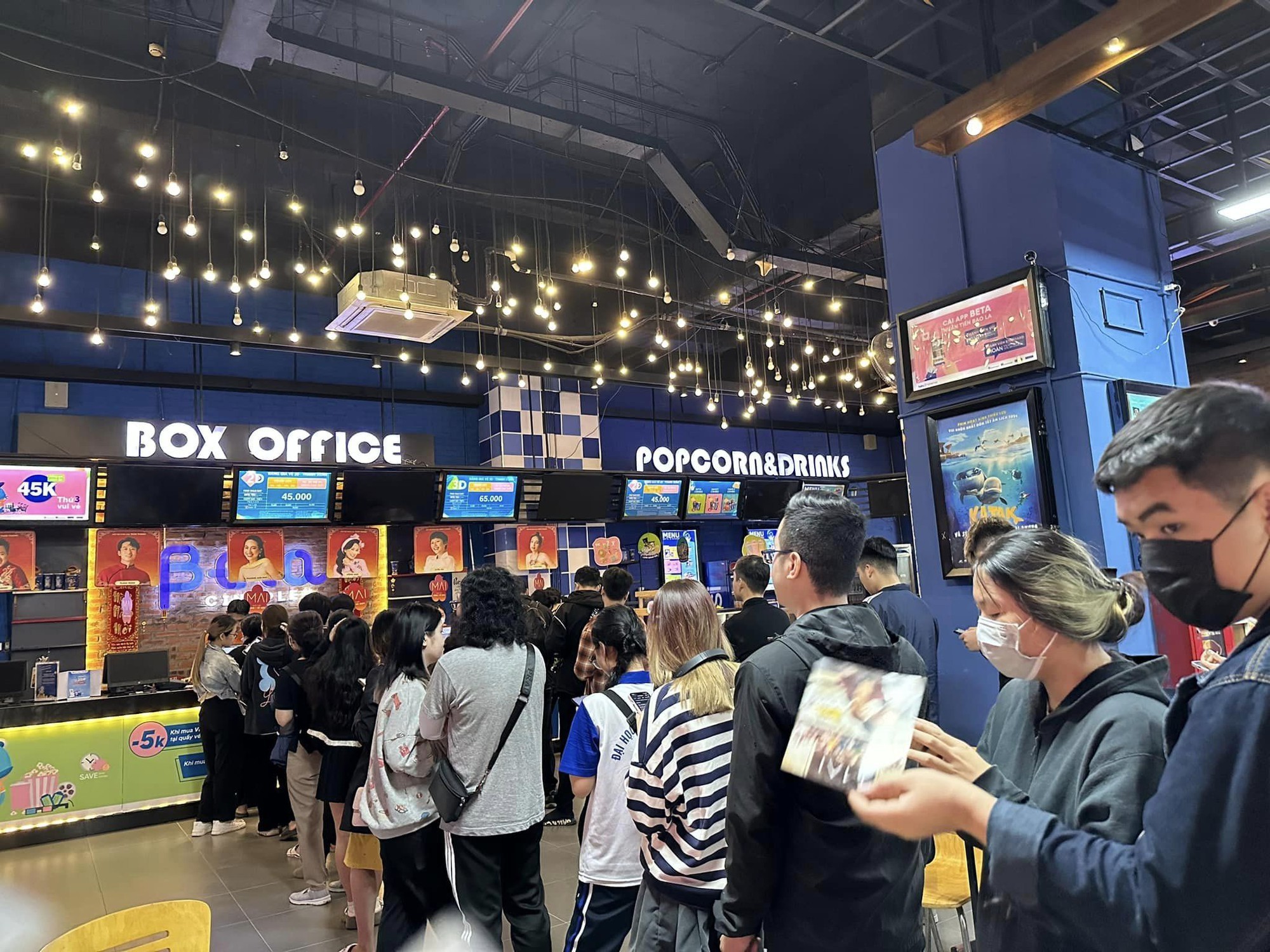 "Đào, phở và piano" trở thành bộ phim hiện tượng thu hút sự chú ý của đông đảo khán giả yêu phim Việt.