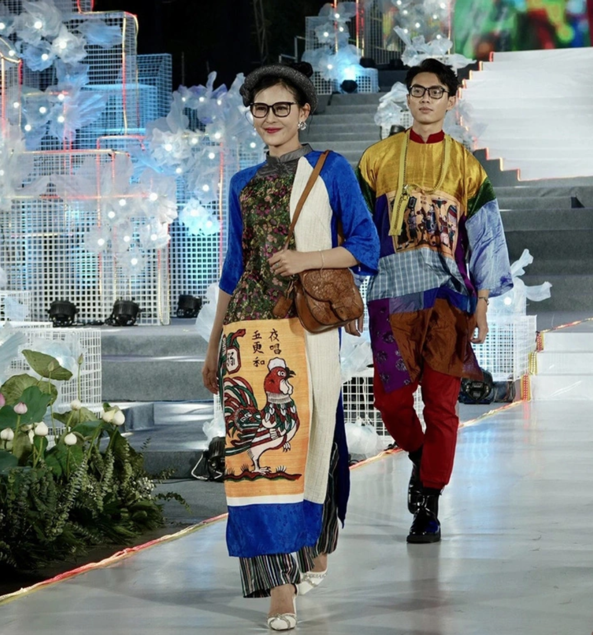 Bộ sưu tập &aacute;o d&agrave;i chất liệu thổ cẩm.