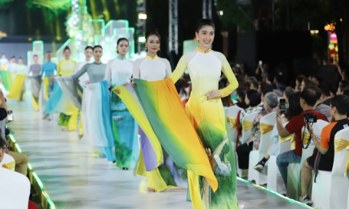 Lễ hội Áo dài truyền thống: Sản phẩm du lịch văn hóa độc đáo của Việt Nam