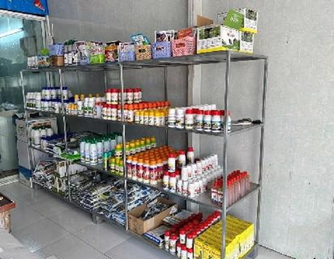 Thuốc bảo vệ thực vật có dấu hiệu vi phạm nhãn hàng hóa.