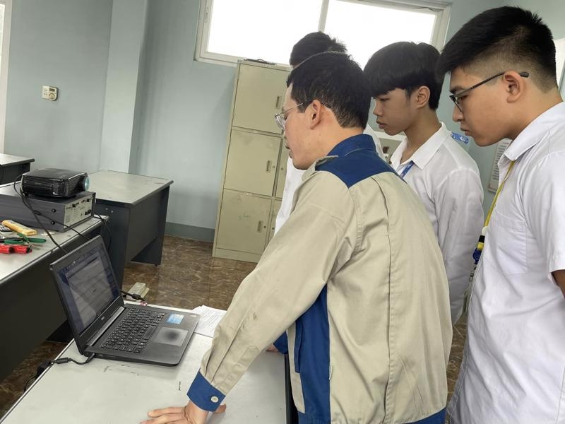 Hanoi targets 74% of workers being trained