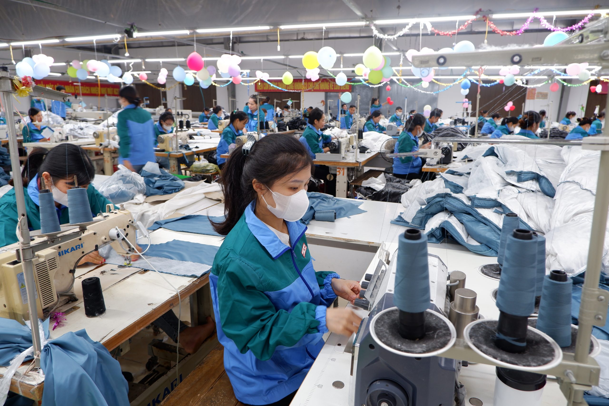 Sang năm 2024, thị trường dệt may đ&atilde; c&oacute; nhiều t&iacute;n hiệu khởi sắc.