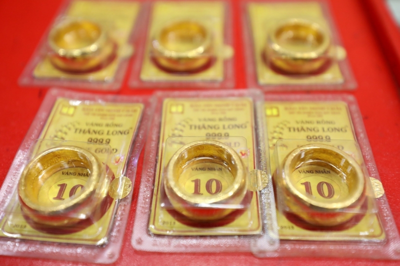 Vietnam must effectively manage gold market as prices surge
