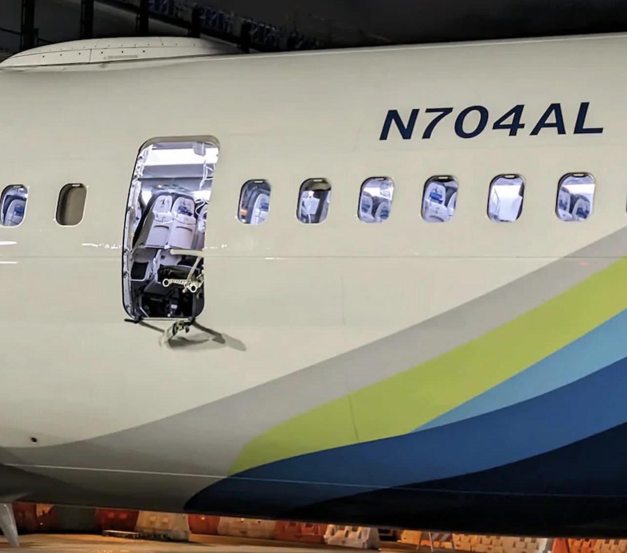 Sau sự cố máy bay Boeing 737 Max-9 của Alaska Airlines bung cửa sổ ngày 5/1, nhiều hãng bay đồng loạt dừng hoạt động tất cả máy bay loại này. 