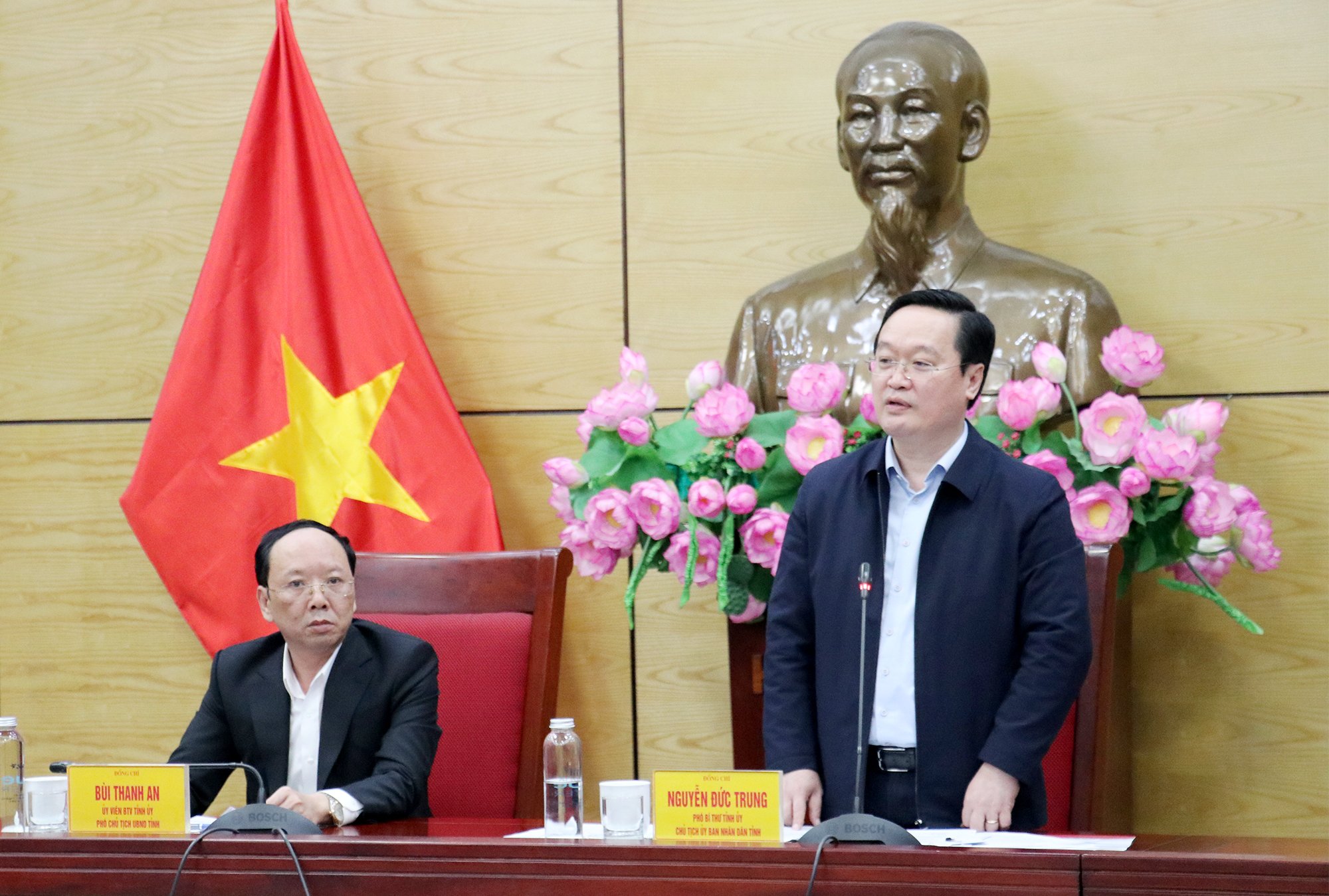 Chủ tịch UBND tỉnh Nghệ An Nguyễn Đức Trung phát biểu tại hội nghị