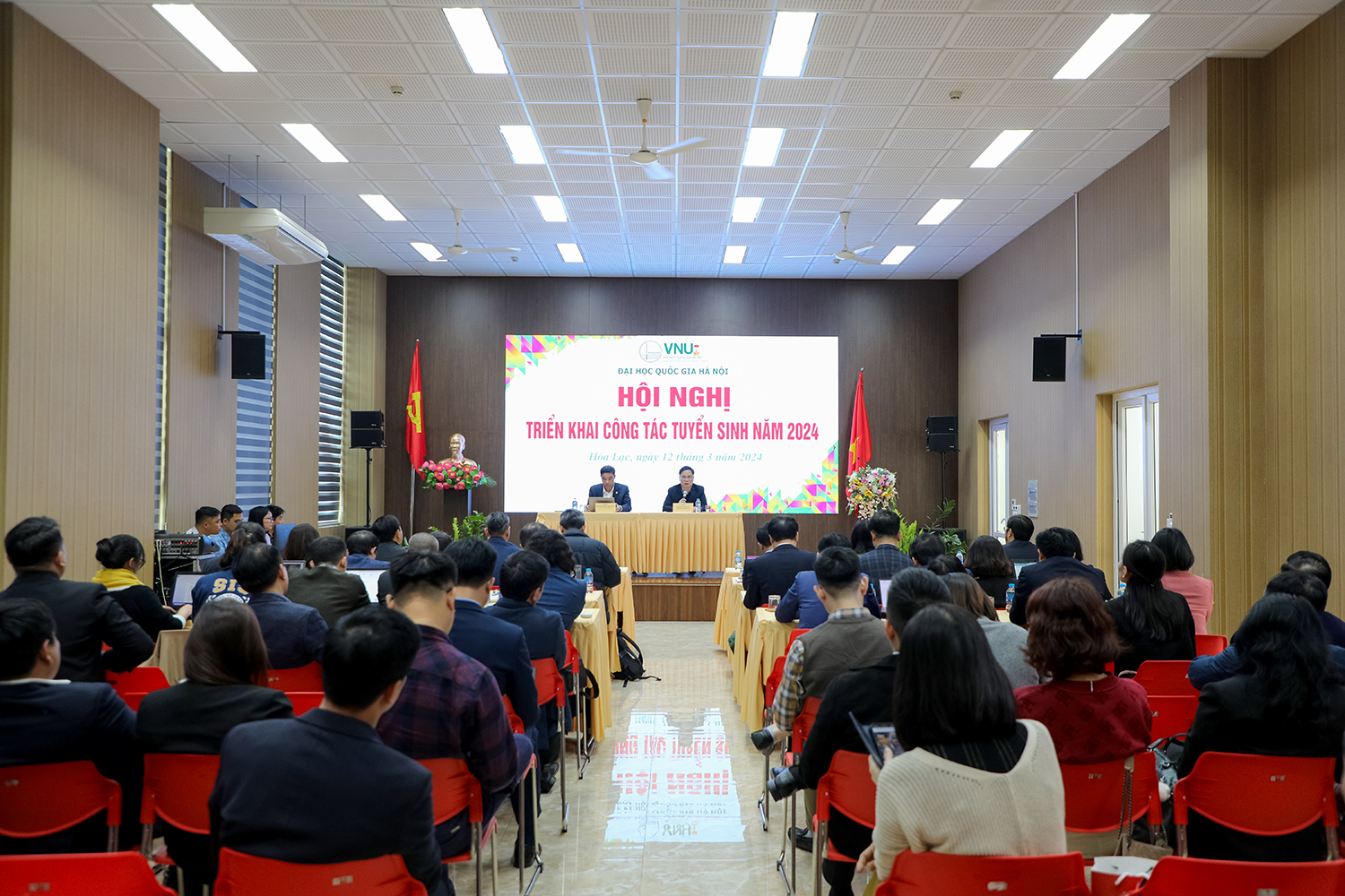 Quang cảnh hội nghị. Ảnh: VNU.