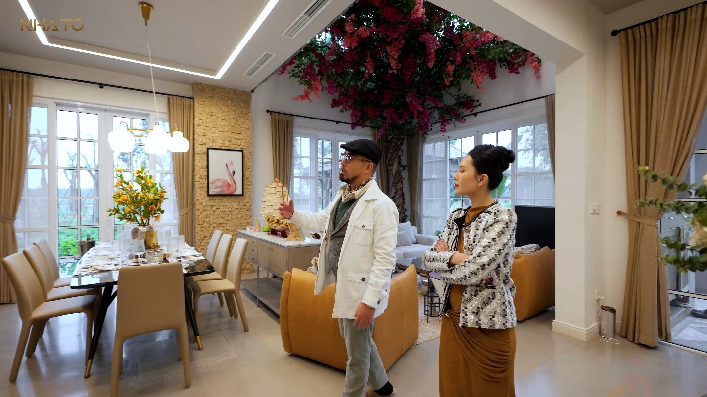 Founder kênh review Nhà To Hoàng Đức ấn tượng với nhà mẫu Eco Central Park.