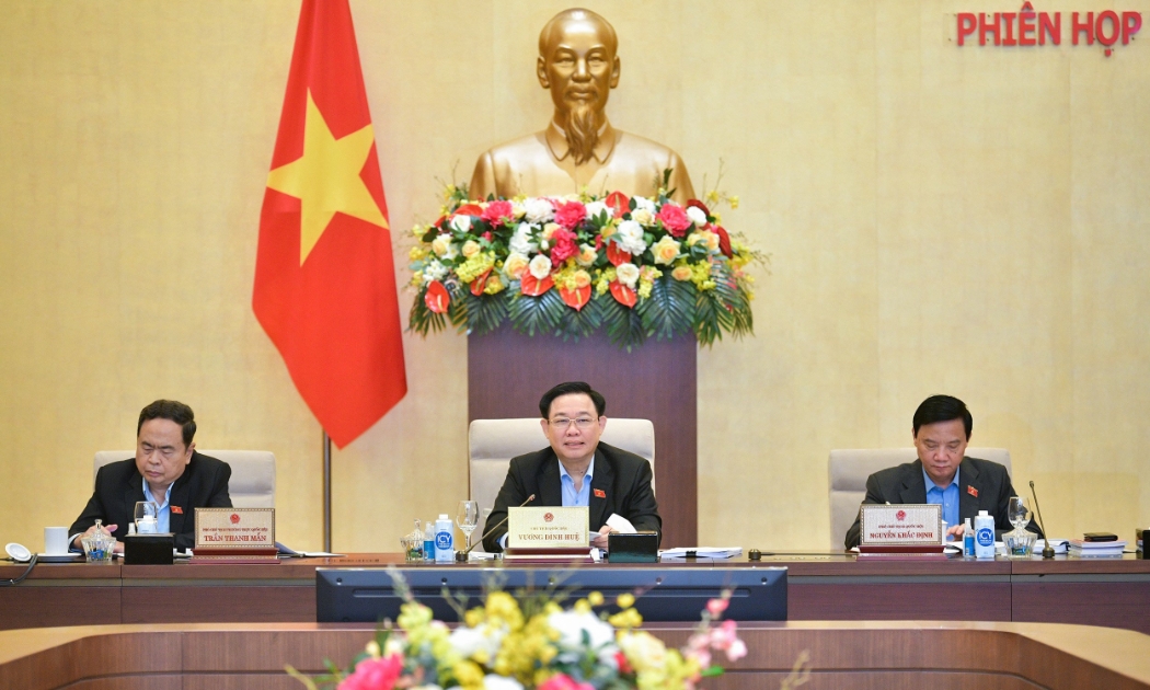 Chủ tịch Quốc hội Vương Đình Huệ phát biểu tại phiên họp - Ảnh: Quochoi.vn