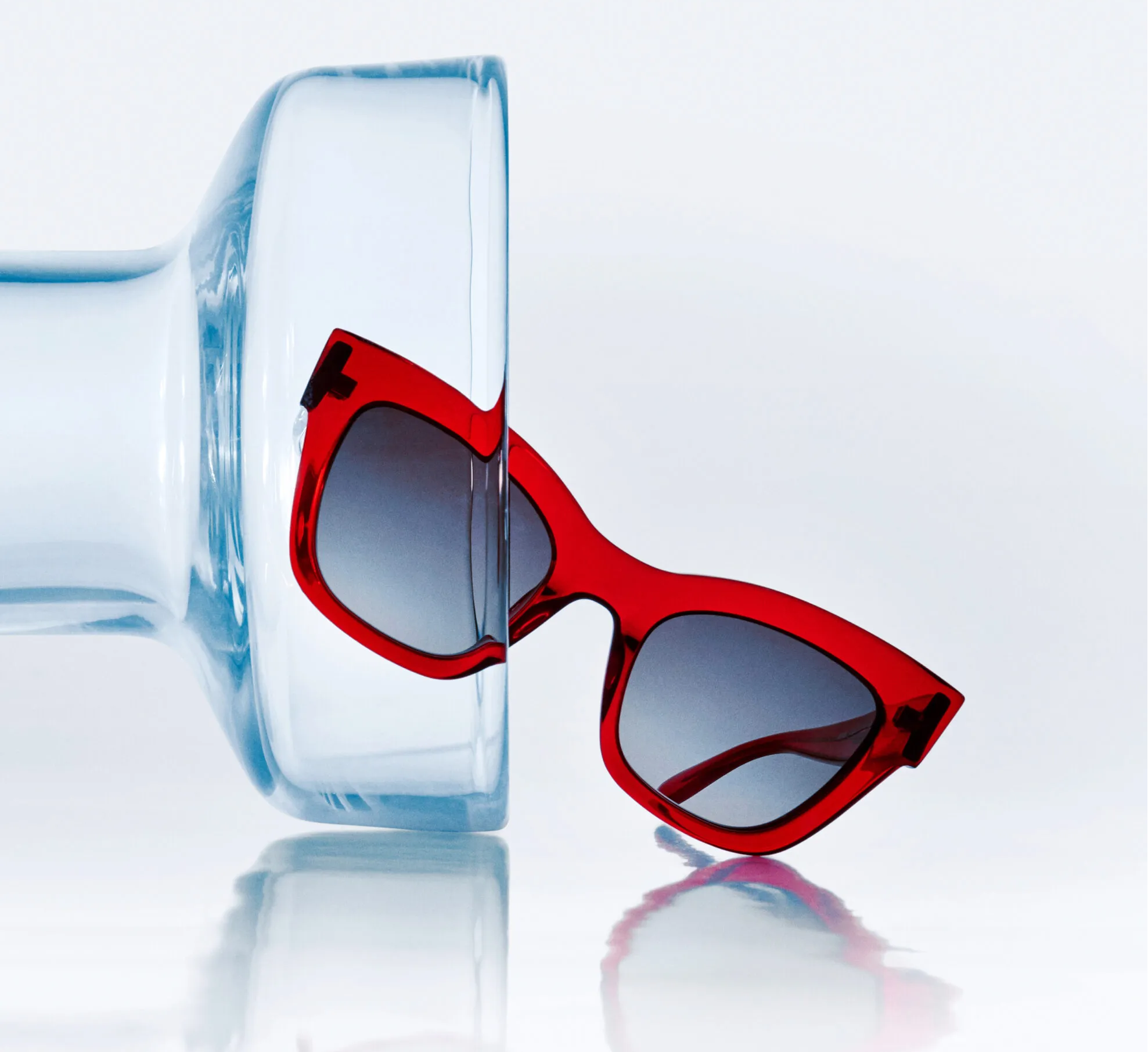 Mulberry kết hợp với De Rigo ra mắt bộ sưu tập k&iacute;nh theo toa v&agrave; gọng k&iacute;nh r&acirc;m, tất cả đều được l&agrave;m từ axetat sinh học.