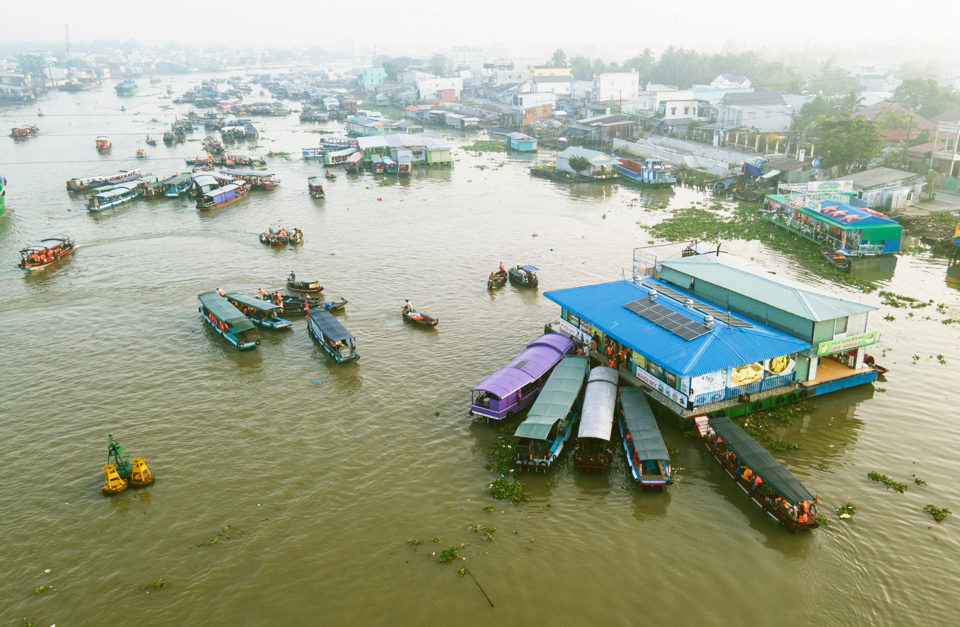 Cảng biển, cảng hàng không đóng vai trò trung tâm để kết nối phát triển các tuyến đường sắt, đường bộ cao tốc.