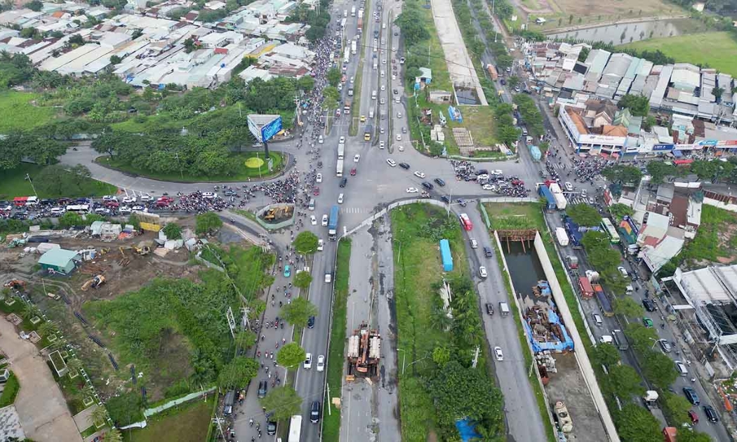 Nút giao Nguyễn Văn Linh (TP.HCM) đã đóng để xây dựng hầm chui từ ngày 7/2/2024