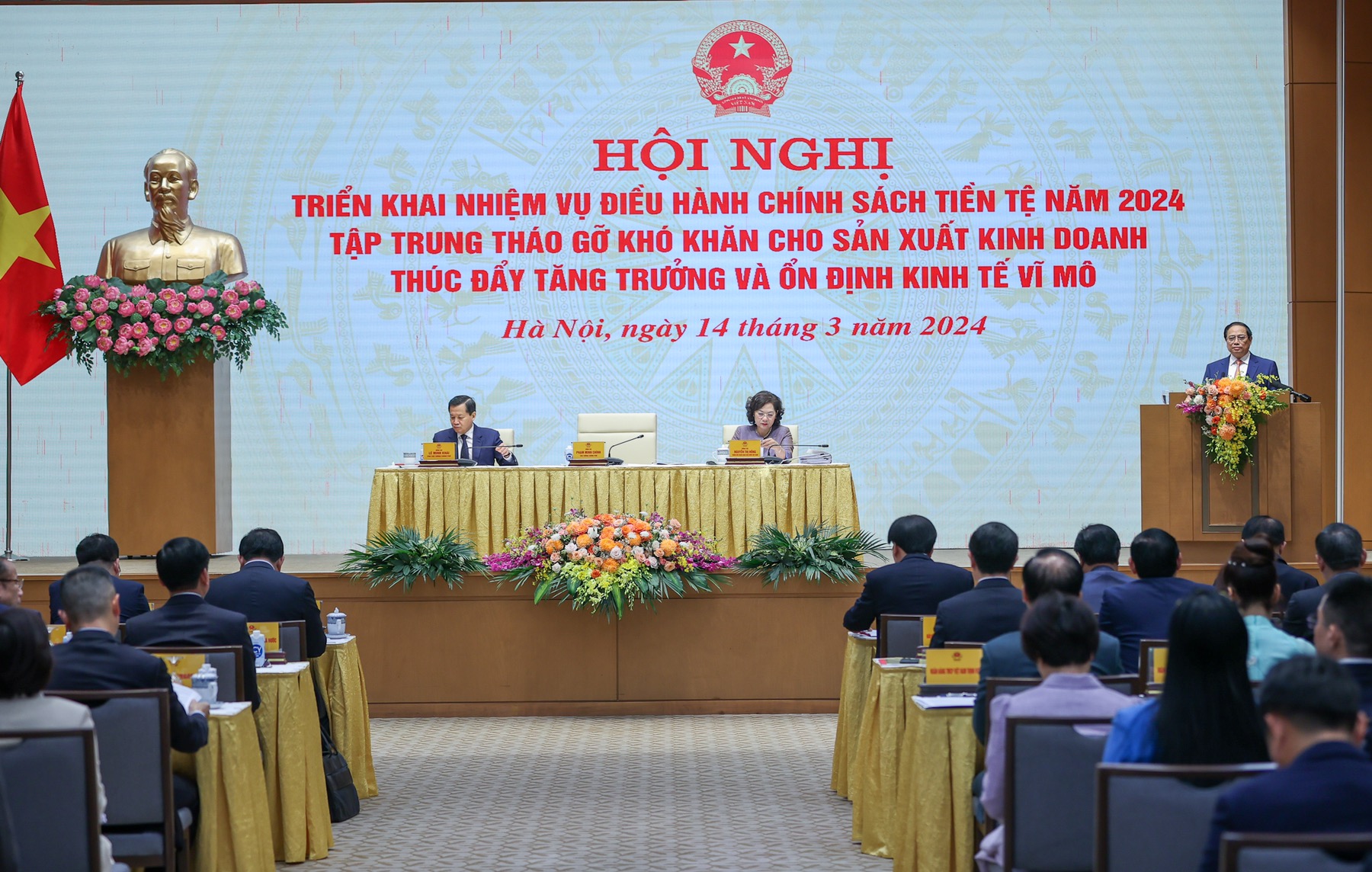 Trọng tâm của hội nghị là tìm cách thoát khỏi tăng trưởng tín dụng trì trệ, bảo đảm mục tiêu tăng trưởng 6 - 6,5%. Ảnh: Cổng Thông tin Chính phủ. 
