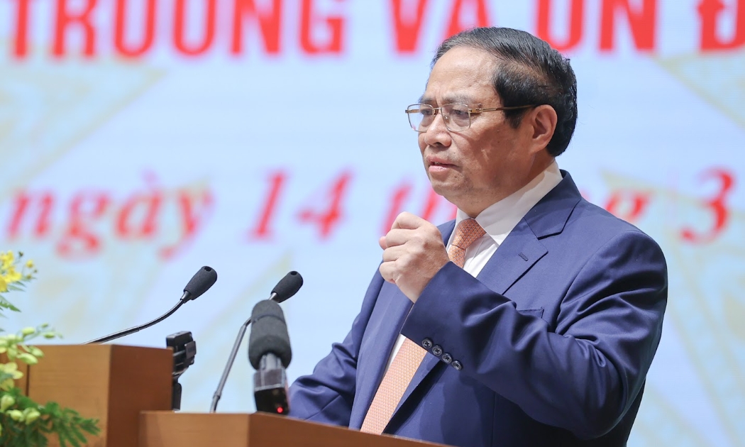 Thủ tướng đánh giá cao điều hành chính sách tiền tệ nhưng cũng lưu ý ngành này cần minh bạch lãi suất cho vay, phân bổ nguồn lực có hiệu quả. Ảnh: Cổng Thông tin Chính phủ.