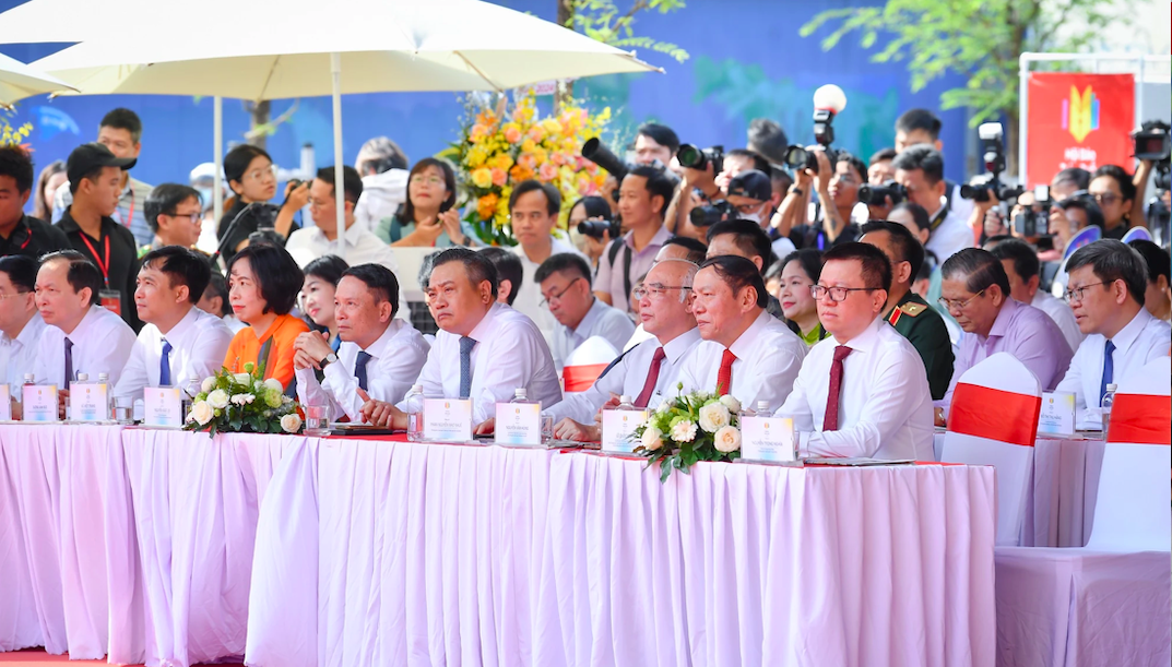 Các đồng chí lãnh đạo Đảng, Nhà nước và các đại biểu tham dự Lễ khai mạc Hội Báo toàn quốc 2024.