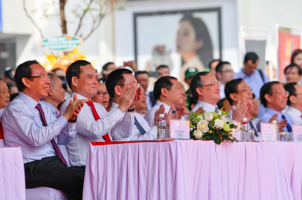 Các đồng chí lãnh đạo Đảng, Nhà nước và các đại biểu tham dự Lễ khai mạc Hội Báo toàn quốc 2024.