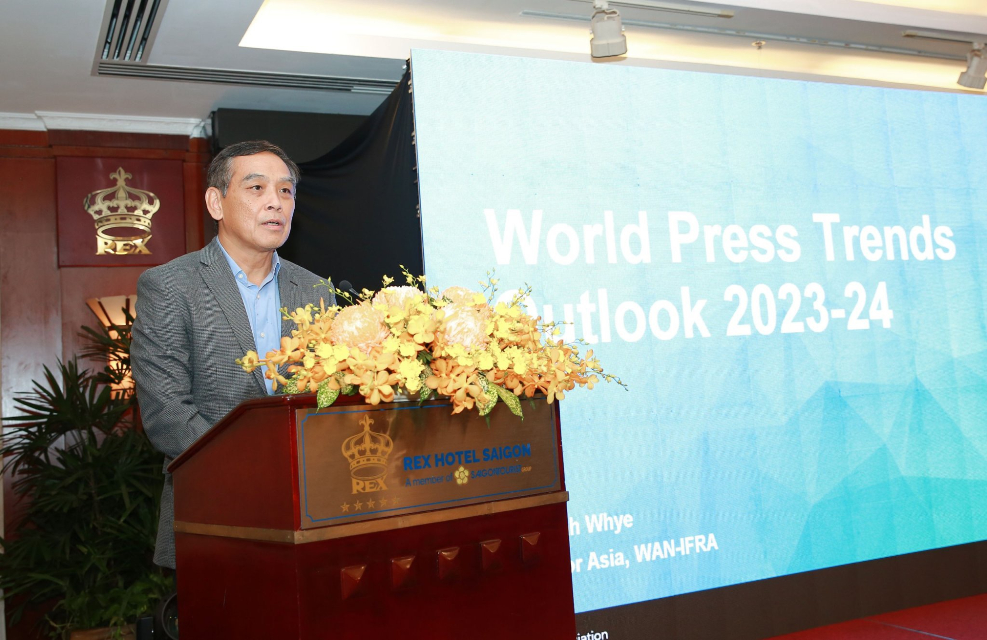 &Ocirc;ng Kah Whye Lee - Gi&aacute;m đốc khu vực Ch&acirc;u &Aacute;, Hiệp Hội b&aacute;o ch&iacute; xuất bản thế giới, tr&igrave;nh b&agrave;y tham luận tại phi&ecirc;n thảo luận chiều ng&agrave;y 15/3/2024, trong khu&ocirc;n khổ Hội b&aacute;o to&agrave;n quốc 2024..