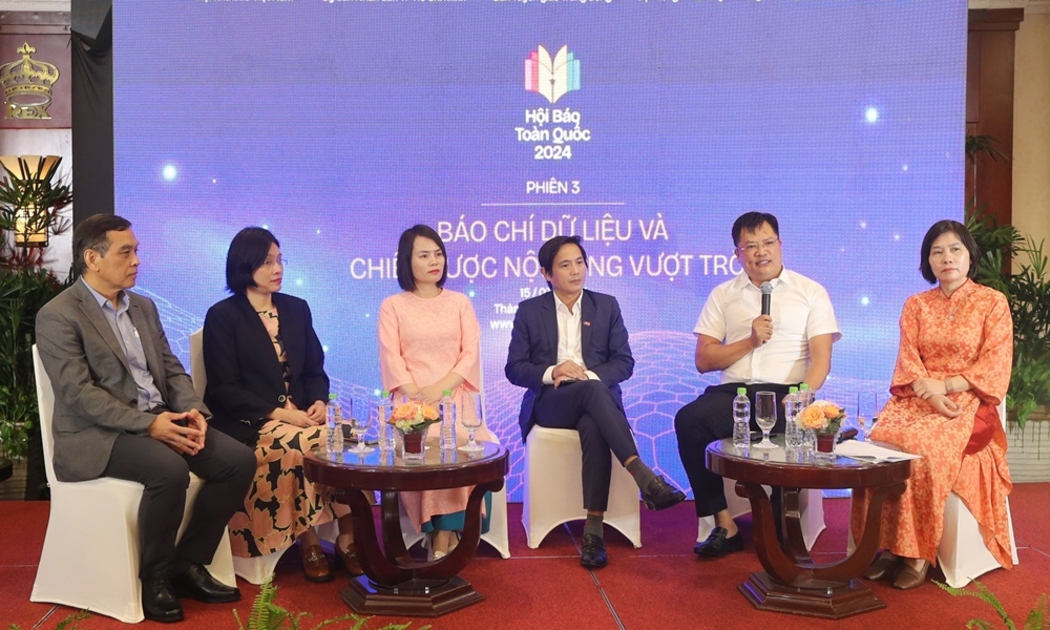 Các chuyên gia cho rằng báo chí dữ liệu là một lĩnh vực chuyên sâu trong ngành báo chí đã phát triển để đáp ứng sự lan rộng ngày càng tăng của việc tạo ra và định lượng dữ liệu.