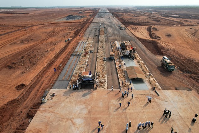 Cận cảnh đường cất hạ cánh sân bay Long Thành.