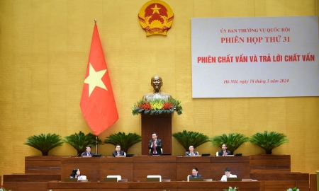 Chủ tịch Quốc hội Vương Đình Huệ chủ trì phiên họp . Ảnh: Quochoi.vn.