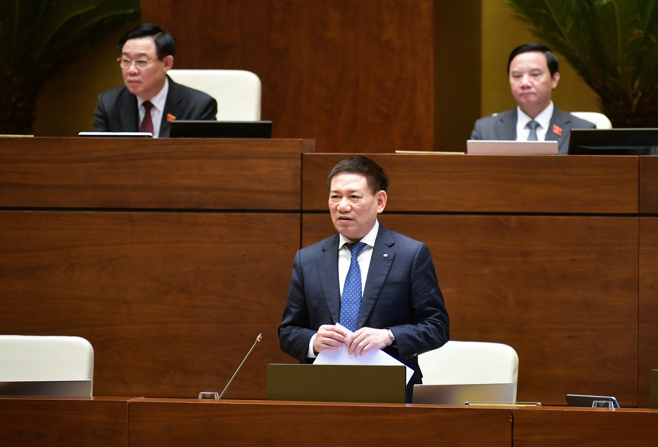 Bộ trưởng Bộ T&agrave;i ch&iacute;nh Hồ Đức Phớc trả lời chất vấn tại Phi&ecirc;n họp ng&agrave;y 18/3/2024.