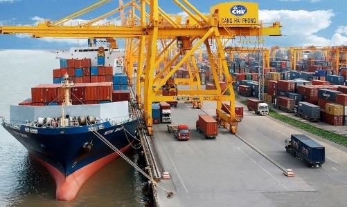 Doanh nghiệp xuất nhập khẩu thấp thỏm vì hãng tàu ngoại tự ý tăng phụ phí
