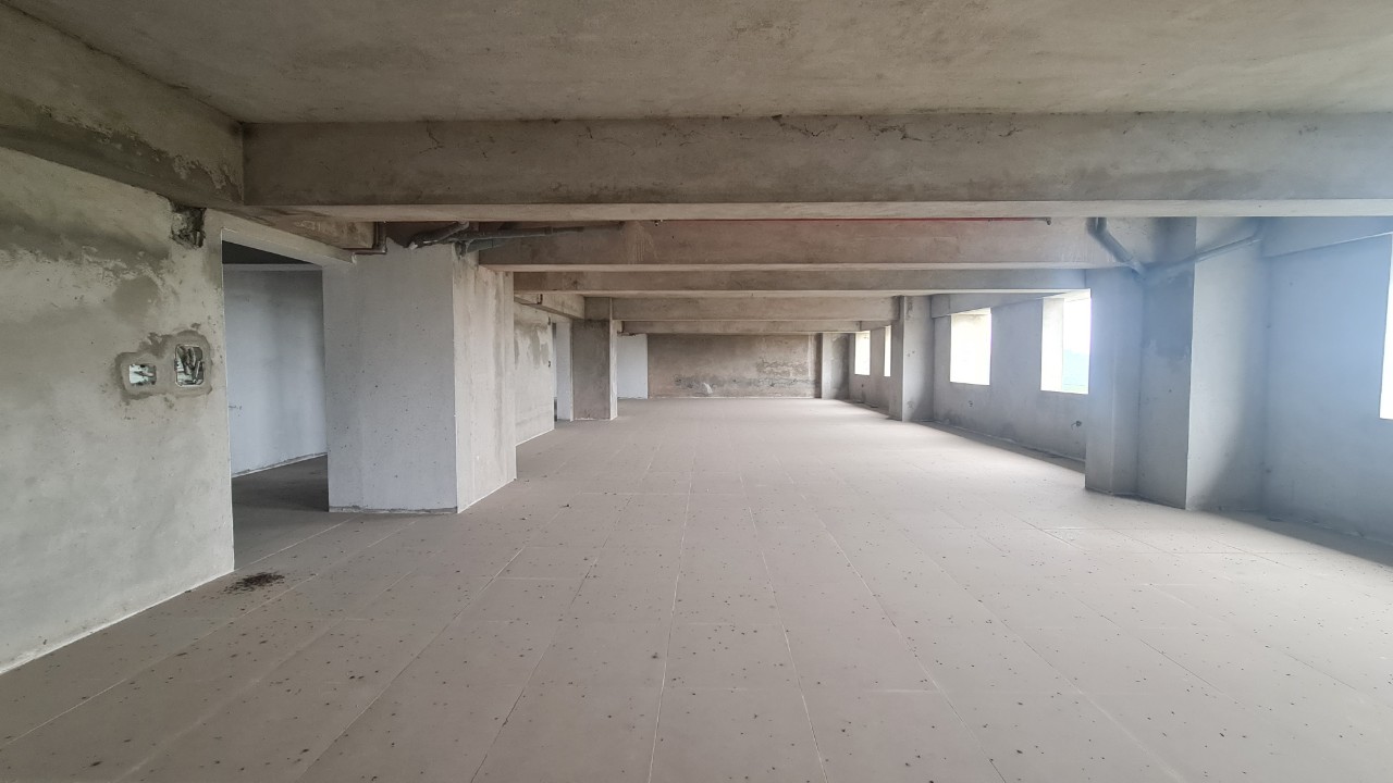 Ph&iacute;a b&ecirc;n trong t&ograve;a nh&agrave;&nbsp;